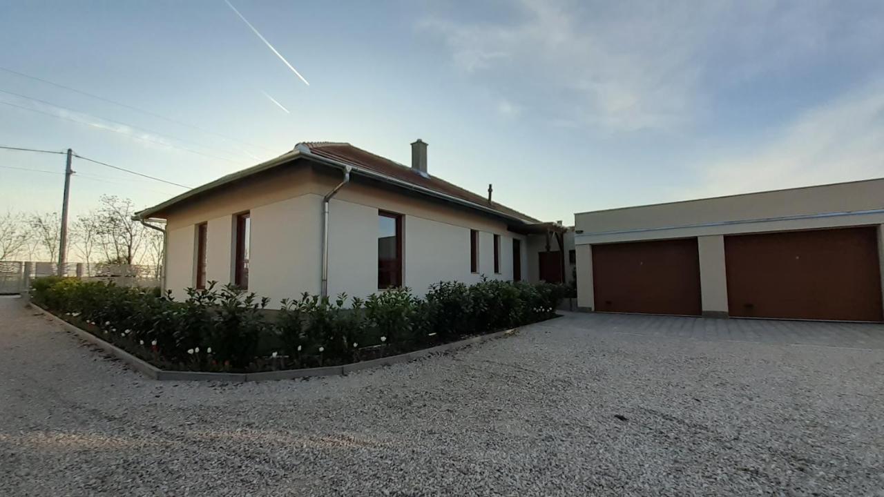 Bíbic Apartman A Kapolnasnyek Exteriér fotografie